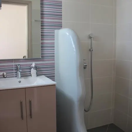 מלון דירות Drimoni Boutique 3*