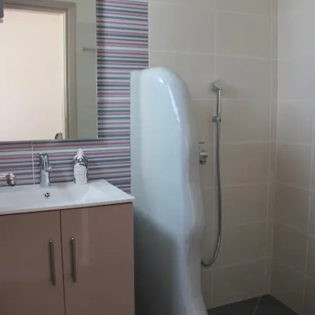 Drimoni Boutique מלון דירות איוס חורה