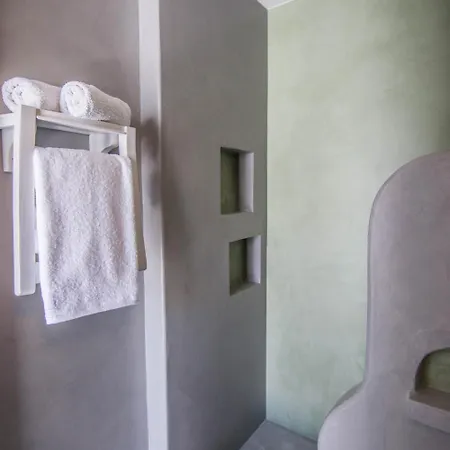 Drimoni Boutique Chora (Ios)